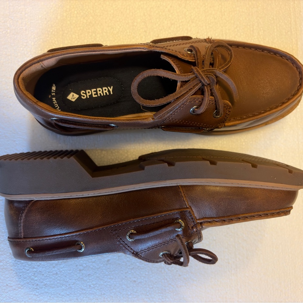 Sperry Women’s Tan Leather Boat Shoes - Picture 4 of 6